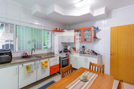 Casa à venda com 131m², 3 quartos e 2 vagasCozinha