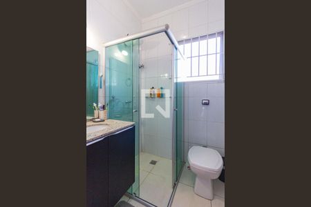 Casa à venda com 131m², 3 quartos e 2 vagasBanheiro