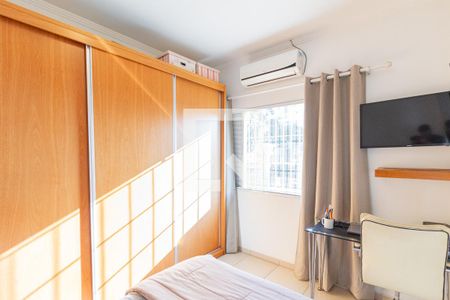 Casa à venda com 131m², 3 quartos e 2 vagasSuíte