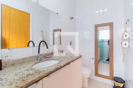 Casa à venda com 131m², 3 quartos e 2 vagasBanheiro da suíte