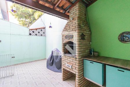 Casa à venda com 131m², 3 quartos e 2 vagasQuintal