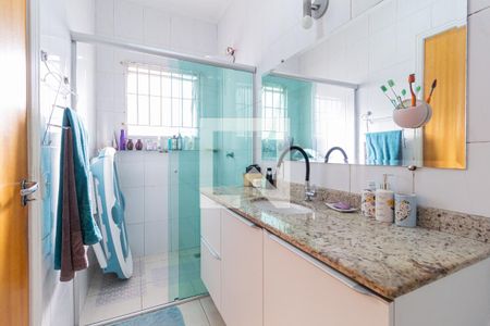 Casa à venda com 131m², 3 quartos e 2 vagasBanheiro da suíte