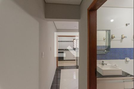 Corredor de kitnet/studio para alugar com 1 quarto, 28m² em Jardim Santa Lúcia, Campinas