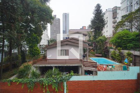 Casa à venda com 700m², 5 quartos e 3 vagas Casa à venda com 700m², 5 quartos e 3 vagasVista do Quarto 1