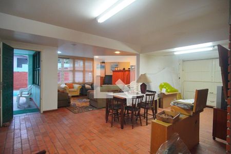 Casa à venda com 700m², 5 quartos e 3 vagas Casa à venda com 700m², 5 quartos e 3 vagasÁrea gourmet