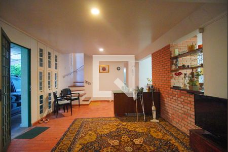 Casa à venda com 700m², 5 quartos e 3 vagas Casa à venda com 700m², 5 quartos e 3 vagasSala 4