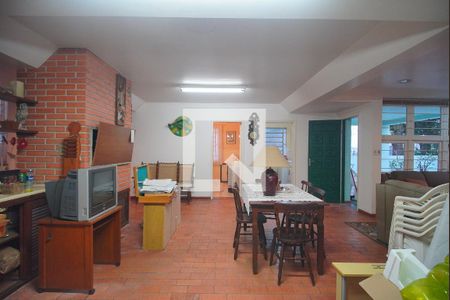 Casa à venda com 700m², 5 quartos e 3 vagas Casa à venda com 700m², 5 quartos e 3 vagasÁrea gourmet