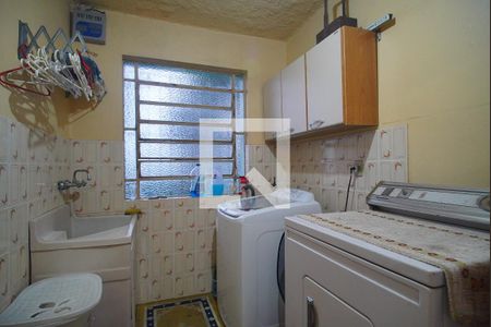 Casa à venda com 700m², 5 quartos e 3 vagas Casa à venda com 700m², 5 quartos e 3 vagasÁrea de Serviço