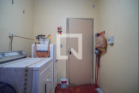 Casa à venda com 700m², 5 quartos e 3 vagas Casa à venda com 700m², 5 quartos e 3 vagasÁrea de Serviço