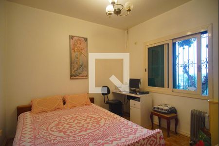 Casa à venda com 700m², 5 quartos e 3 vagas Casa à venda com 700m², 5 quartos e 3 vagasQuarto 2