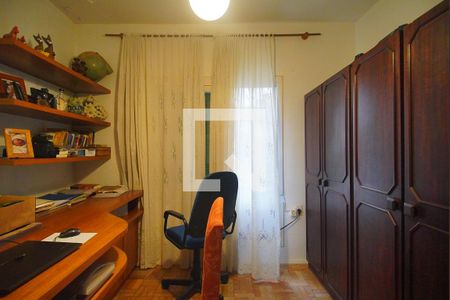 Casa à venda com 700m², 5 quartos e 3 vagas Casa à venda com 700m², 5 quartos e 3 vagasQuarto 1