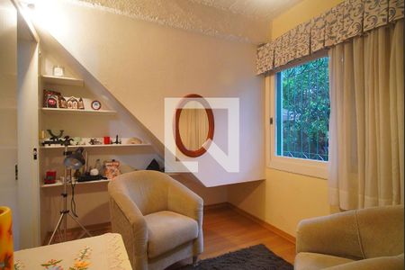 Casa à venda com 700m², 5 quartos e 3 vagas Casa à venda com 700m², 5 quartos e 3 vagasQuarto 4