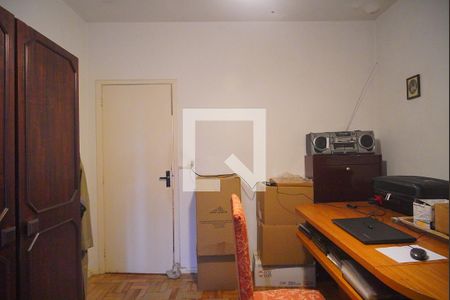 Casa à venda com 700m², 5 quartos e 3 vagas Casa à venda com 700m², 5 quartos e 3 vagasQuarto 1