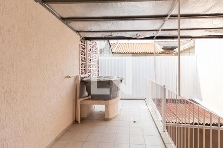 Casa à venda com 135m², 2 quartos e 2 vagasSacada do quarto 2