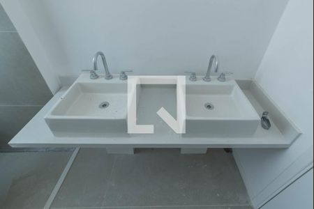 Apartamento à venda com 197m², 4 quartos e 3 vagas Apartamento à venda com 197m², 4 quartos e 3 vagasBanheiro da Suíte 4