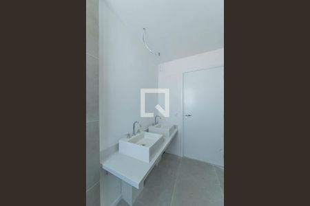 Apartamento à venda com 197m², 4 quartos e 3 vagas Apartamento à venda com 197m², 4 quartos e 3 vagasBanheiro da Suíte 4