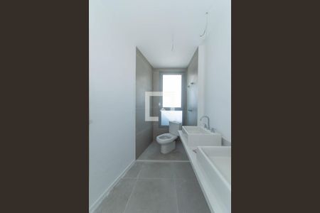 Apartamento à venda com 197m², 4 quartos e 3 vagas Apartamento à venda com 197m², 4 quartos e 3 vagasBanheiro da Suíte 4