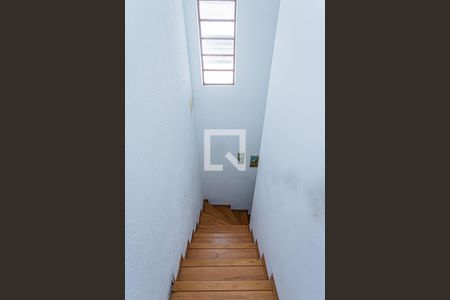 Casa à venda com 145m², 3 quartos e 2 vagasEscada