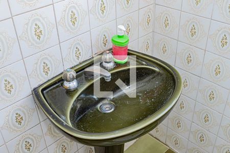 Casa à venda com 145m², 3 quartos e 2 vagasBanheiro suite