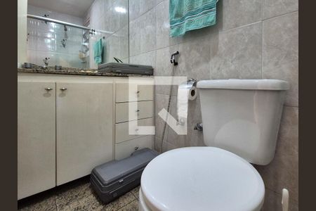 Apartamento à venda com 80m², 2 quartos e 1 vaga Apartamento à venda com 80m², 2 quartos e 1 vagaBanheiro social