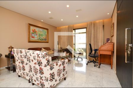 Sala 3 ambientes de apartamento para alugar com 3 quartos, 144m² em Santo Antônio, Belo Horizonte