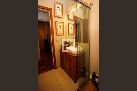 Casa à venda com 129m², 3 quartos e 2 vagas Casa à venda com 129m², 3 quartos e 2 vagasBanheiro Social