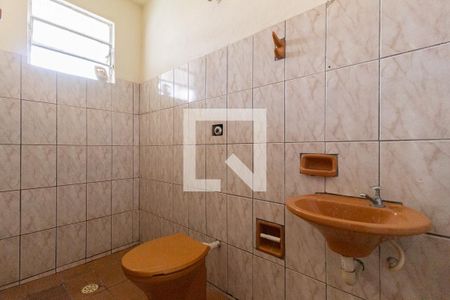 Banheiro da suíte 1 de casa para alugar com 2 quartos, 80m² em Vila Silviania, Carapicuíba