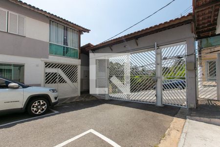 Casa de condomínio à venda com 109m², 3 quartos e 2 vagas Casa de condomínio à venda com 109m², 3 quartos e 2 vagasCondomínio - Entrada