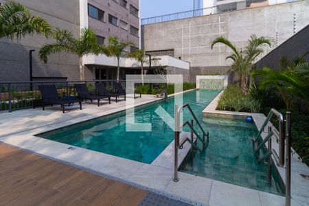 Studio à venda com 27m², 1 quarto e sem vaga Studio à venda com 27m², 1 quarto e sem vagaÁrea comum - Piscina