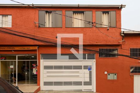 Casa à venda com 185m², 3 quartos e 2 vagas Casa à venda com 185m², 3 quartos e 2 vagasFachada