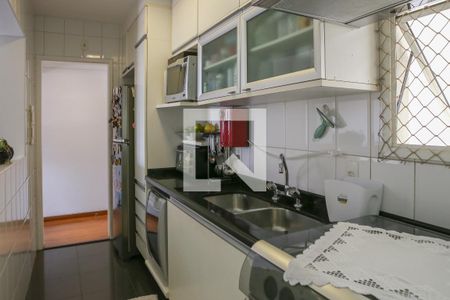Apartamento à venda com 70m², 2 quartos e 1 vaga Apartamento à venda com 70m², 2 quartos e 1 vagaCozinha e Área de Serviço