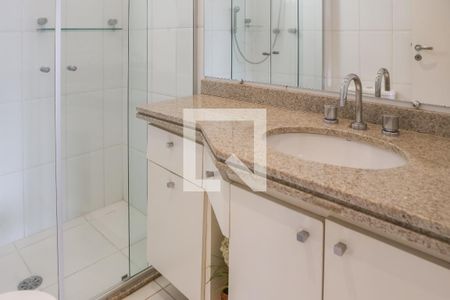 Apartamento à venda com 70m², 2 quartos e 1 vaga Apartamento à venda com 70m², 2 quartos e 1 vagaBanheiro da Suíte