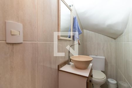 Casa de condomínio à venda com 127m², 3 quartos e 2 vagasLavabo