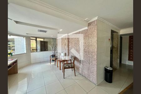 Apartamento à venda com 60m², 3 quartos e 1 vaga Apartamento à venda com 60m², 3 quartos e 1 vagaHall