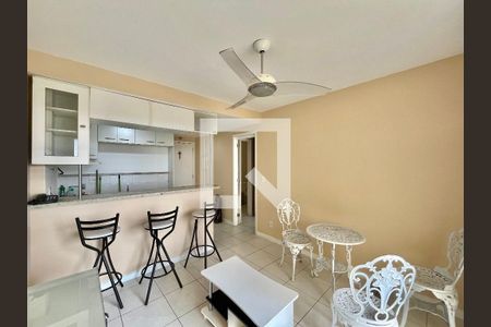Sala de apartamento para alugar com 1 quarto, 43m² em Barra Olímpica, Rio de Janeiro