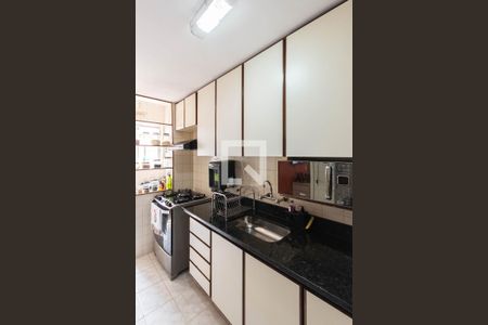 Apartamento à venda com 77m², 2 quartos e 2 vagasCozinha