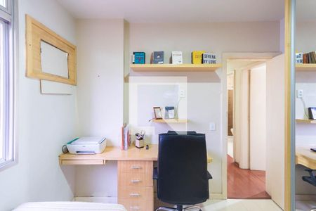 Apartamento à venda com 77m², 2 quartos e 2 vagasQuarto