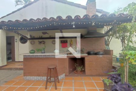 Casa à venda com 229m², 4 quartos e 3 vagas Casa à venda com 229m², 4 quartos e 3 vagasÁrea Externa