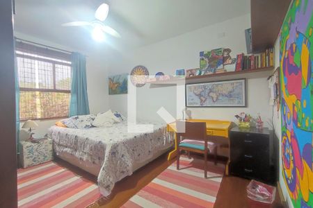 Casa à venda com 229m², 4 quartos e 3 vagas Casa à venda com 229m², 4 quartos e 3 vagas2º Pav - Quarto 1