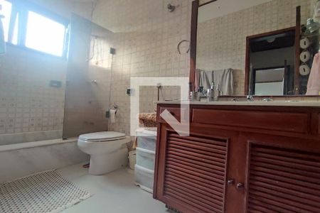 Casa à venda com 229m², 4 quartos e 3 vagas Casa à venda com 229m², 4 quartos e 3 vagas2º Pav - Banheiro da Suite 1