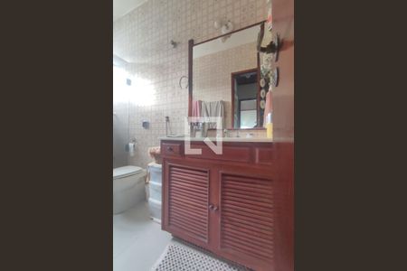 Casa à venda com 229m², 4 quartos e 3 vagas Casa à venda com 229m², 4 quartos e 3 vagas2º Pav - Banheiro da Suite 1