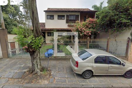 Casa à venda com 229m², 4 quartos e 3 vagas Casa à venda com 229m², 4 quartos e 3 vagasFachada