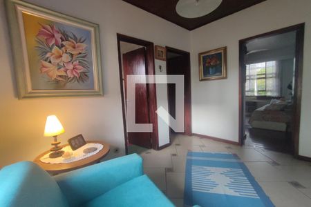 Casa à venda com 229m², 4 quartos e 3 vagas Casa à venda com 229m², 4 quartos e 3 vagas2º Pav - Hall