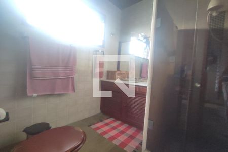 Casa à venda com 229m², 4 quartos e 3 vagas Casa à venda com 229m², 4 quartos e 3 vagas2º Pav - Banheiro Social