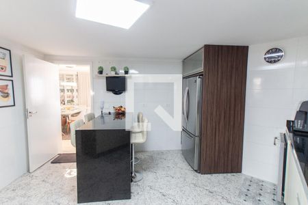 Apartamento à venda com 147m², 3 quartos e 2 vagas Apartamento à venda com 147m², 3 quartos e 2 vagasCozinha