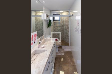 Apartamento à venda com 147m², 3 quartos e 2 vagas Apartamento à venda com 147m², 3 quartos e 2 vagasBanheiro