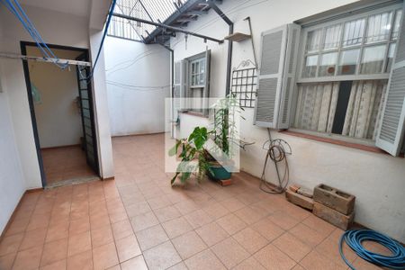 Casa à venda com 120m², 5 quartos e 2 vagasQuintal