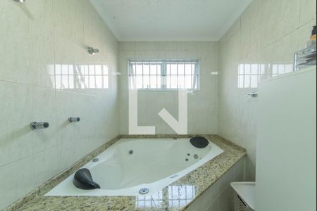 Casa à venda com 136m², 3 quartos e 2 vagas Casa à venda com 136m², 3 quartos e 2 vagasBanheiro da Suíte