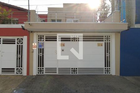 Casa à venda com 136m², 3 quartos e 2 vagasFachada
