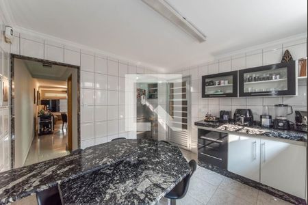 Casa à venda com 136m², 3 quartos e 2 vagas Casa à venda com 136m², 3 quartos e 2 vagasCozinha